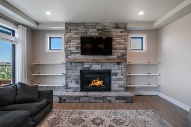 Expansive modern farmhouse on the park at White Horse Ranch - photo 7