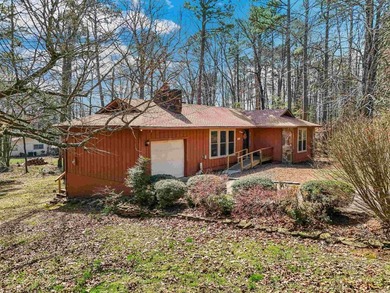 Welcome to your dream home! This quaint and cute property offers - photo 3