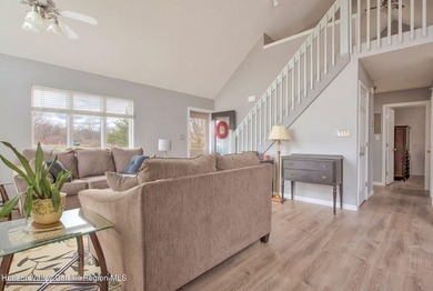 Welcome to easy living in the desirable Sleepy Hollow Lake - photo 13