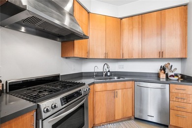 Behind privacy gates in the coveted Artist Lofts, this move-in - photo 14