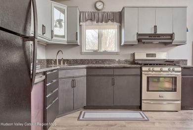 Welcome to easy living in the desirable Sleepy Hollow Lake - photo 16