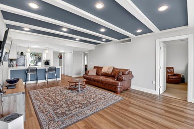 Spacious, beautifully updated and renovated 3-bed, 2-bath condo - photo 17