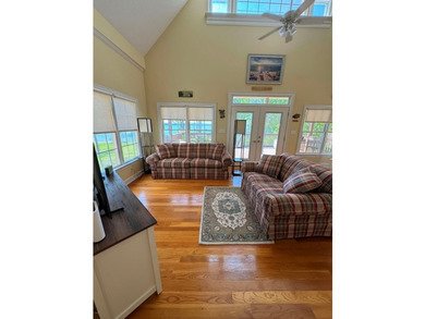 Welcome to your perfect waterfront retreat on beautiful Lake - photo 18