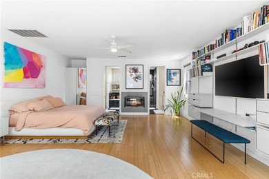 Behind privacy gates in the coveted Artist Lofts, this move-in - photo 18