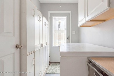 Welcome to easy living in the desirable Sleepy Hollow Lake - photo 18