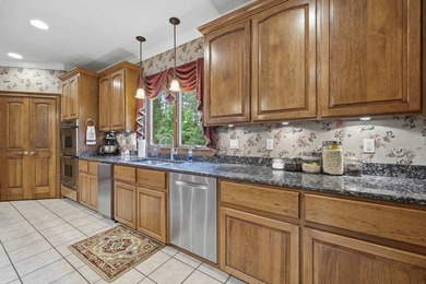 Nestled behind a private gated entrance on 2.65 fee simple acres - photo 19