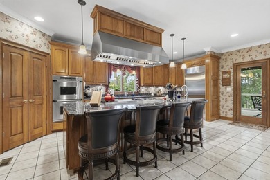 Nestled behind a private gated entrance on 2.65 fee simple acres - photo 21