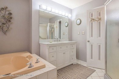 Welcome to easy living in the desirable Sleepy Hollow Lake - photo 21