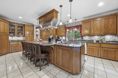 Nestled behind a private gated entrance on 2.65 fee simple acres - photo 22