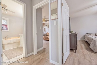 Welcome to easy living in the desirable Sleepy Hollow Lake - photo 23