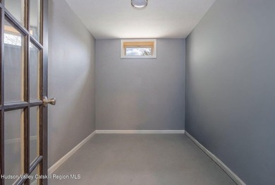 Welcome to easy living in the desirable Sleepy Hollow Lake - photo 33