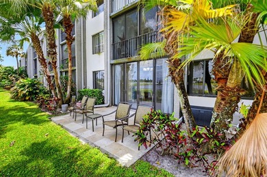 Spacious, beautifully updated and renovated 3-bed, 2-bath condo - photo 35