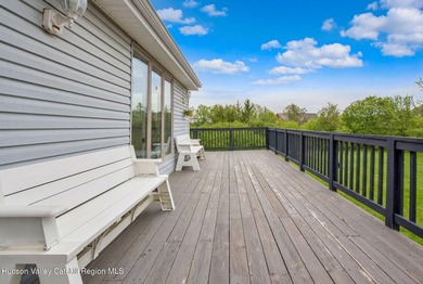 Welcome to easy living in the desirable Sleepy Hollow Lake - photo 35