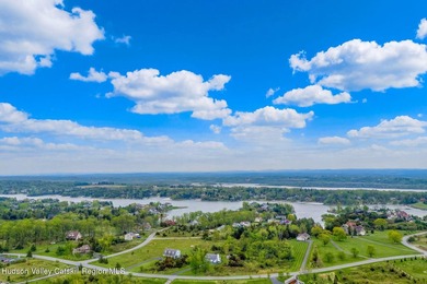 Welcome to easy living in the desirable Sleepy Hollow Lake - photo 37