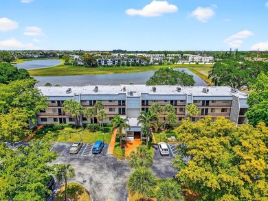 Spacious, beautifully updated and renovated 3-bed, 2-bath condo - photo 40