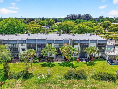 Spacious, beautifully updated and renovated 3-bed, 2-bath condo - photo 44