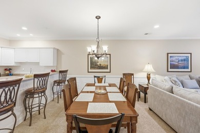 Beautiful three bedroom, two bath unit in the amenity rich - photo 4