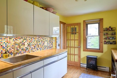 17 Highland Ave in Smallwood, NY is a furnished 3-bedroom - photo 4