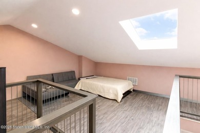 House is 1484 Sq feet features 3 bedrooms and loft in the primer - photo 14
