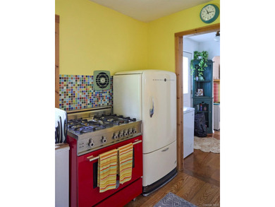 17 Highland Ave in Smallwood, NY is a furnished 3-bedroom - photo 5