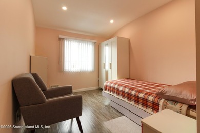 House is 1484 Sq feet features 3 bedrooms and loft in the primer - photo 17