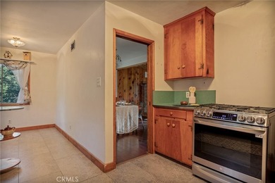 Tucked just two blocks from the heart of Crestline Village and - photo 22