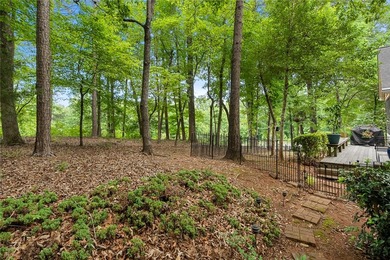 Welcome to 621 Chickasaw Drive, nestled in the highly desirable - photo 38