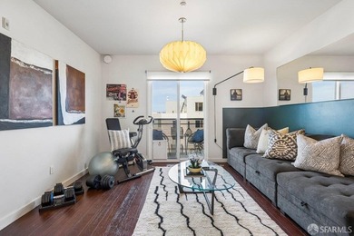 This bright and comfortable one-bedroom, one-bath apartment is - photo 7