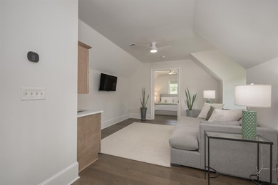 LIKE-NEW CUSTOM GOLF COURSE HOME POSITIONED ALONG THE 8TH HOLE - photo 23