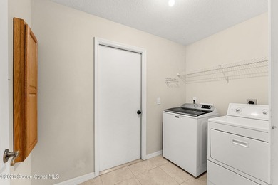 How does a 3bed, 2bath, 3 car garage with a bonus room and 21K - photo 26