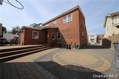 Great opportunity to own a beautiful renovated home on a 50 x - photo 4