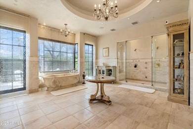 Nestled in the coveted heart of Paradise Valley, this - photo 13