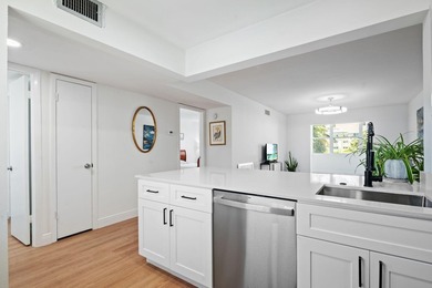 COME SEE THIS STUNNING, PROFESSIONALLY UPDATED 1 BEDROOM/1.5 - photo 4