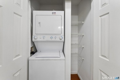 Wonderful opportunity to live in a spacious, light-filled - photo 15