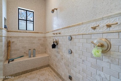 Nestled in the coveted heart of Paradise Valley, this - photo 17
