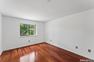 Wonderful opportunity to live in a spacious, light-filled - photo 17