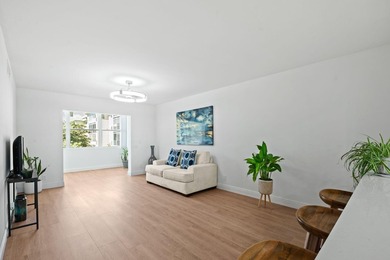 COME SEE THIS STUNNING, PROFESSIONALLY UPDATED 1 BEDROOM/1.5 - photo 10
