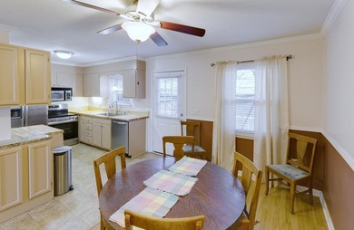 Seller Motivated. New Price. Freshly painted 3BR/1.5BA 2-story W - photo 6