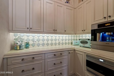 Nestled in the coveted heart of Paradise Valley, this - photo 38