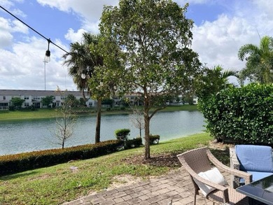 Rare Corner Townhome | Lake & Park Views | Premium Upgrades - photo 4