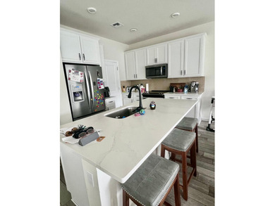 Rare Corner Townhome | Lake & Park Views | Premium Upgrades - photo 9