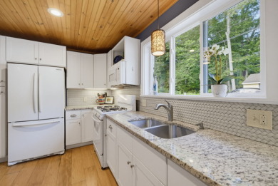 Waterfront Lake Living - photo 10