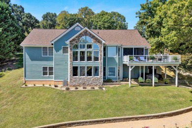 Smith Mountain Lake Home For Sale in Moneta Virginia