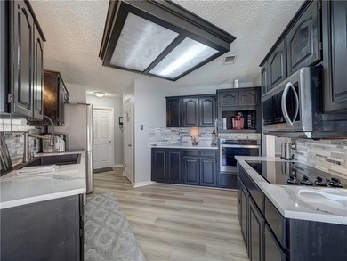Welcome to 2306 Park Wood Drive ! This nicely updated Oak Ridge - photo 14