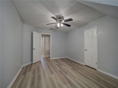 Welcome to 2306 Park Wood Drive ! This nicely updated Oak Ridge - photo 22
