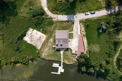 Escape to the lake in this beautifully updated 3-bedroom, 3-bath - photo 29