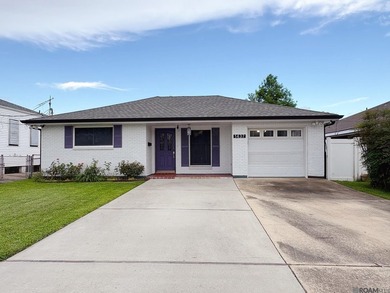 Charming and well maintained brick home in the heart of - photo 1