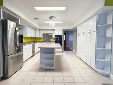 Charming and well maintained brick home in the heart of - photo 5