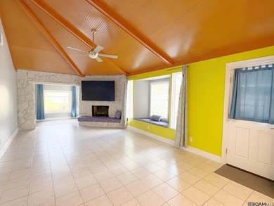 Charming and well maintained brick home in the heart of - photo 6