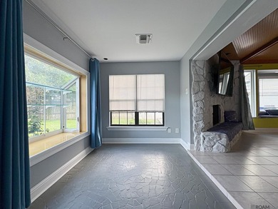 Charming and well maintained brick home in the heart of - photo 10